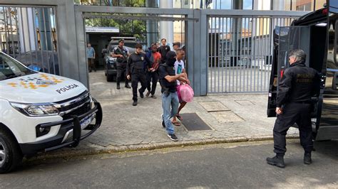 Oito pessoas são presas em operação da PF que .